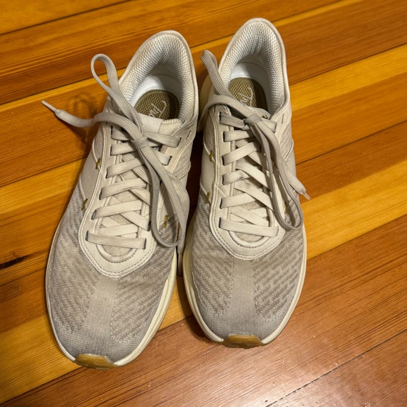 Tracksmith Eliot Runner - Picture 5 of 9